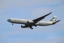 Cathay Pacific Airways, A330-342, B-HLL