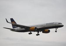 Icelandair B757-208 # TF-FII @ Manchester 06/08/2011.